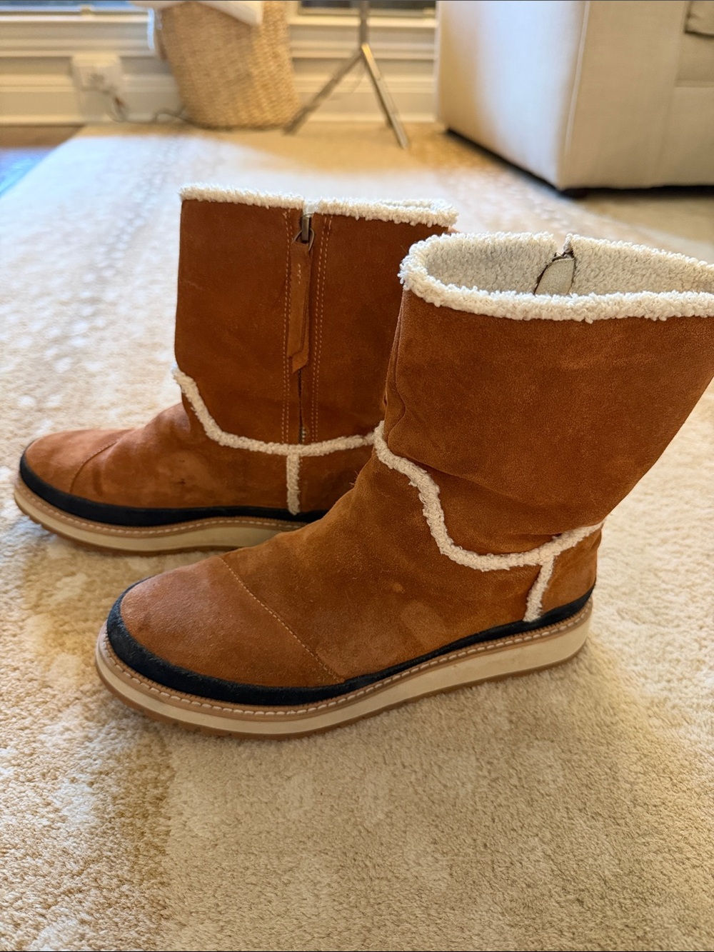Toms Chestnut Brown Suede Winter Boots with Cream Sherpa Trim